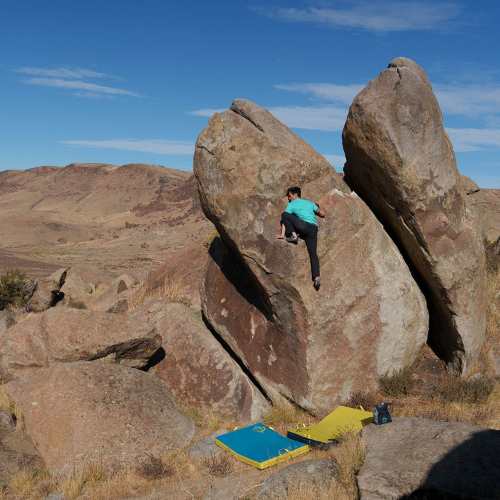 Asana Climbing Launches the Focus Crash Pad: Built for Boulderers
