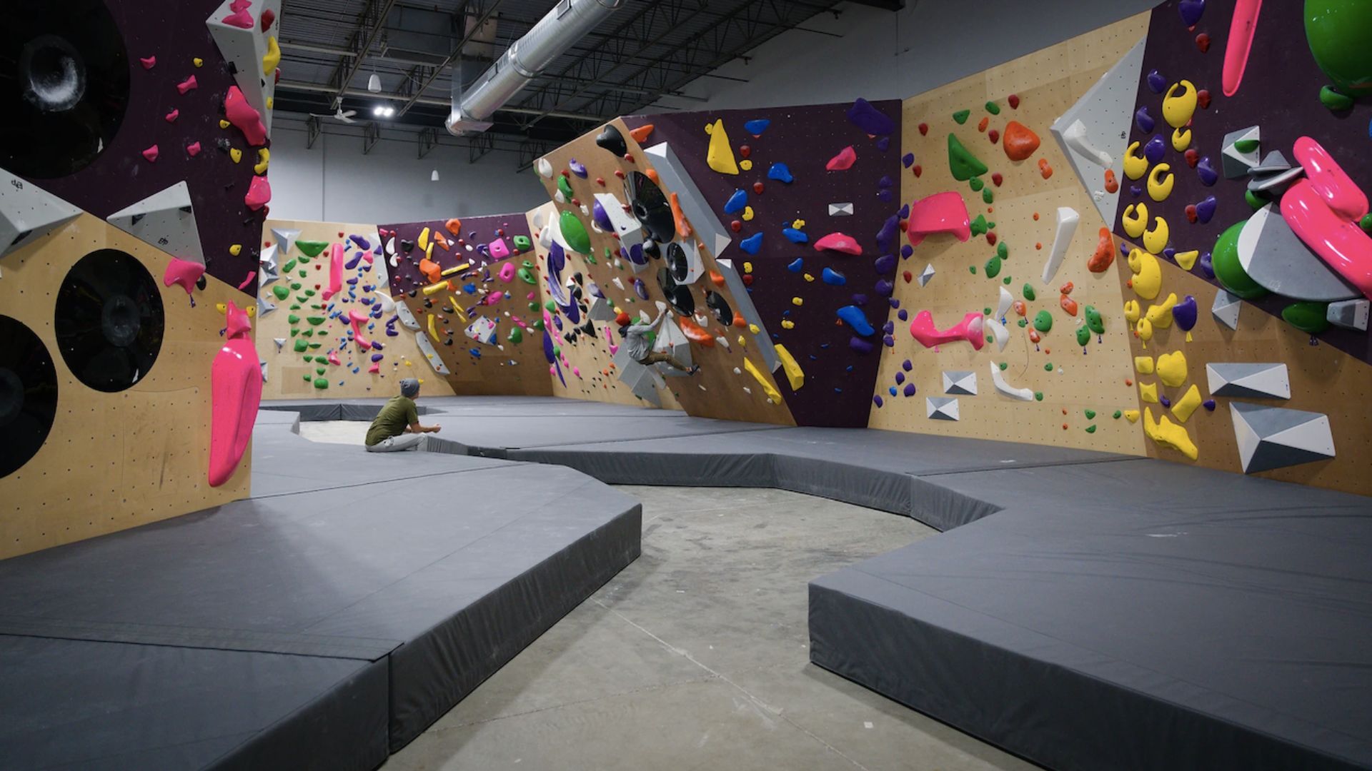 New Bouldering Gym Opens on Minneapolis’ West Side