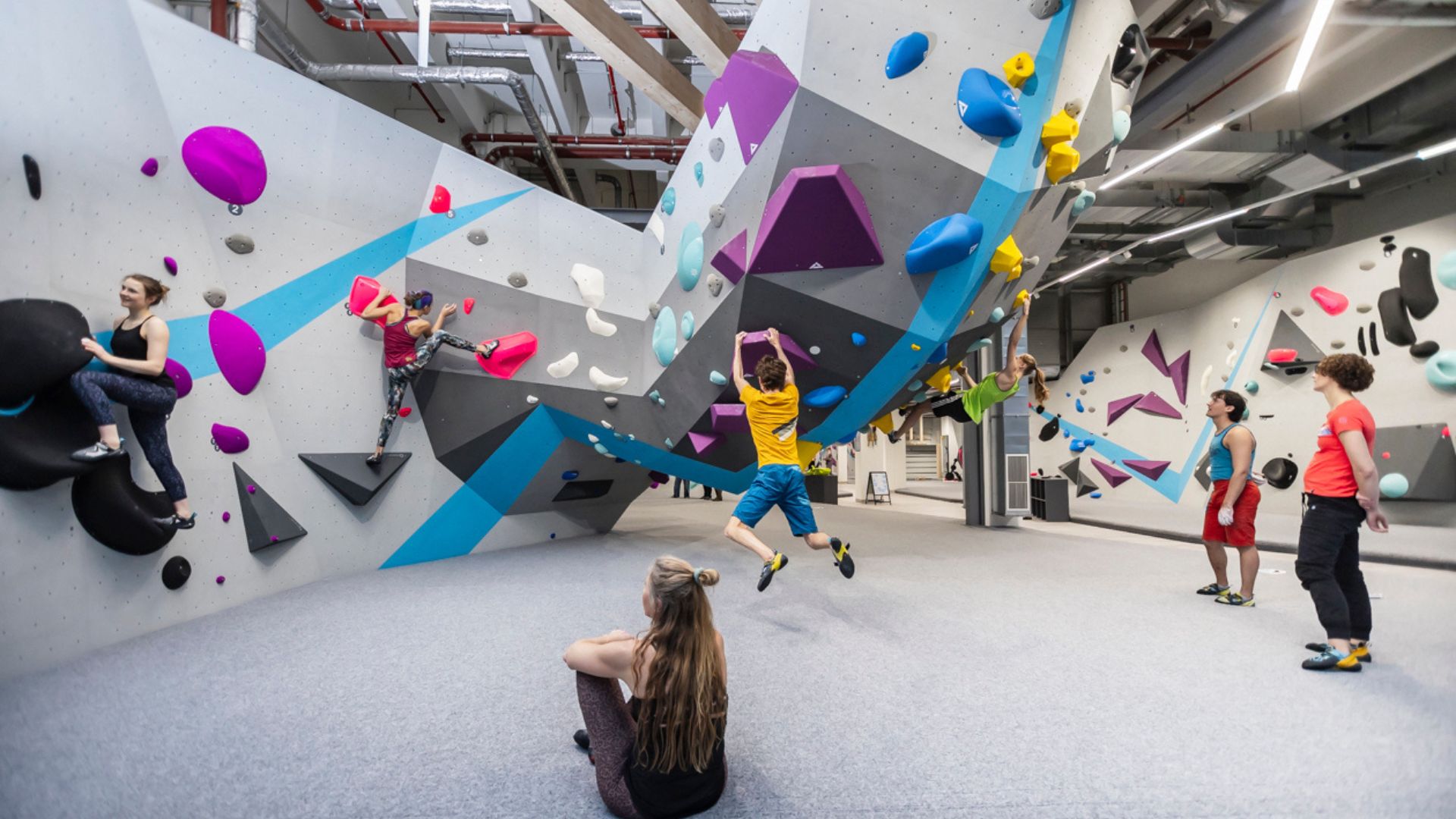 Boulderwelt Brings New Gym to Hamburg, Germany