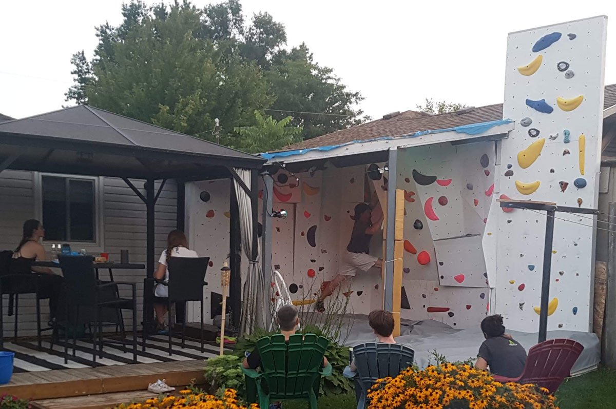 HWOW27 – A Shared Backyard Homewall in Ontario