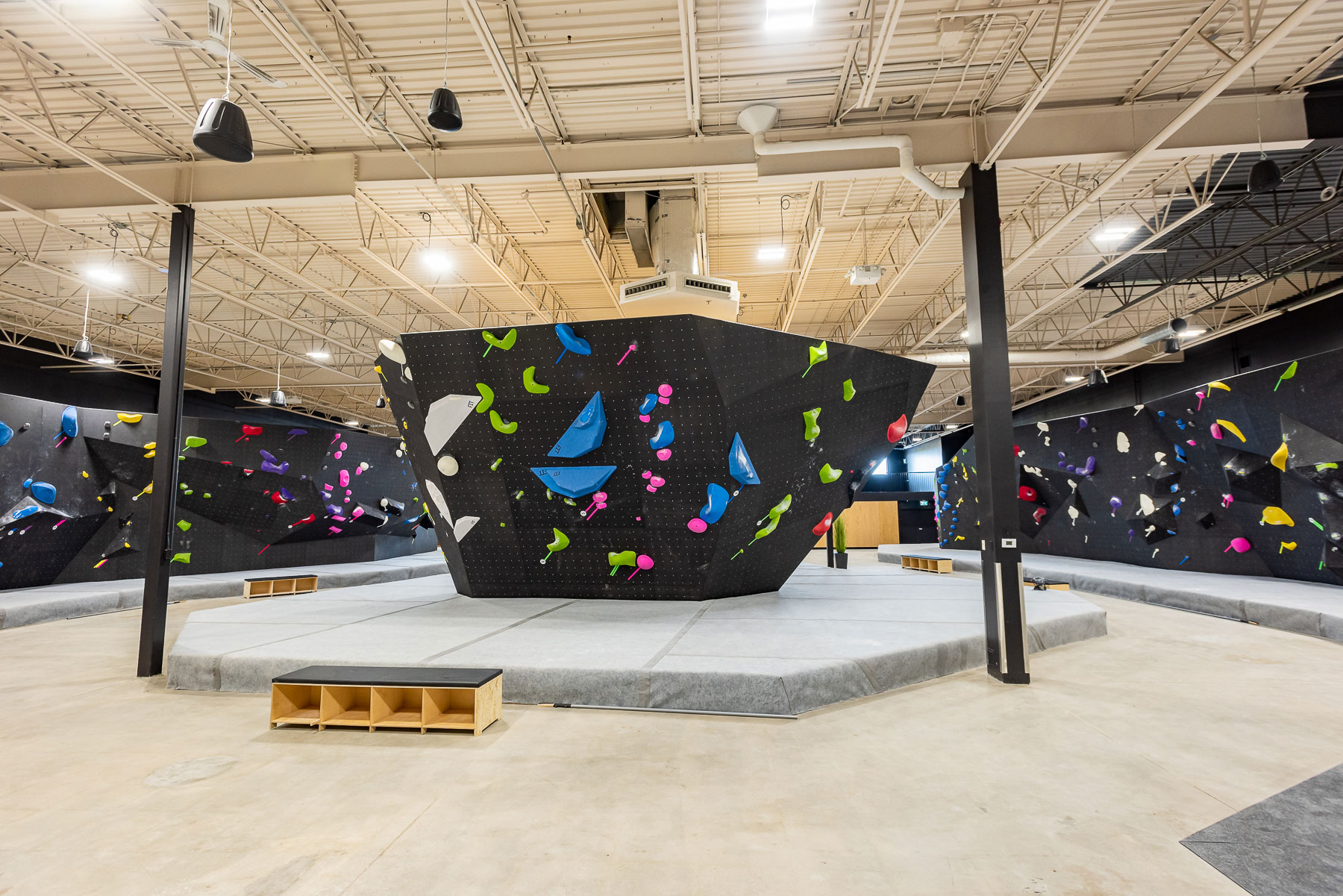 DÉLIRE – Thinking Outside the Box