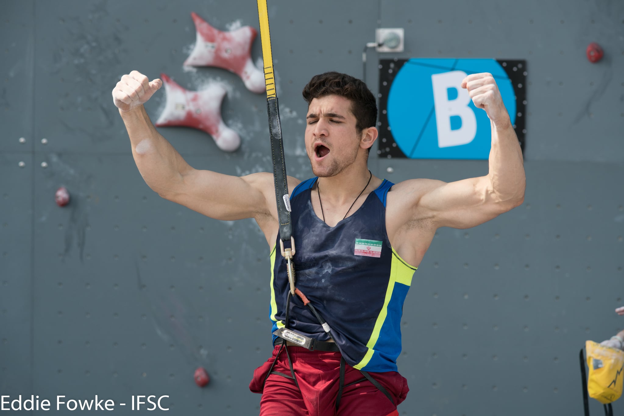 Speed Climbing and Perfect Descent on the Rise