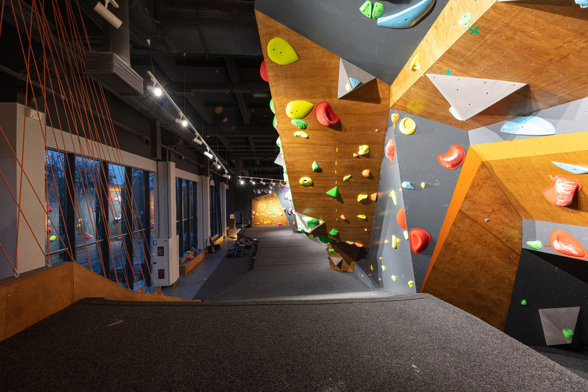 Beating the Odds: Ukrainian Gym Expands as the War Continues